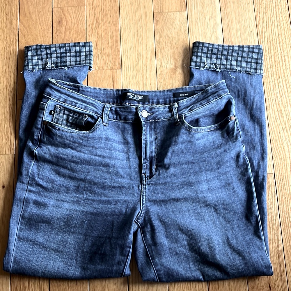 Womens’s Judy Blue slim fit jeans